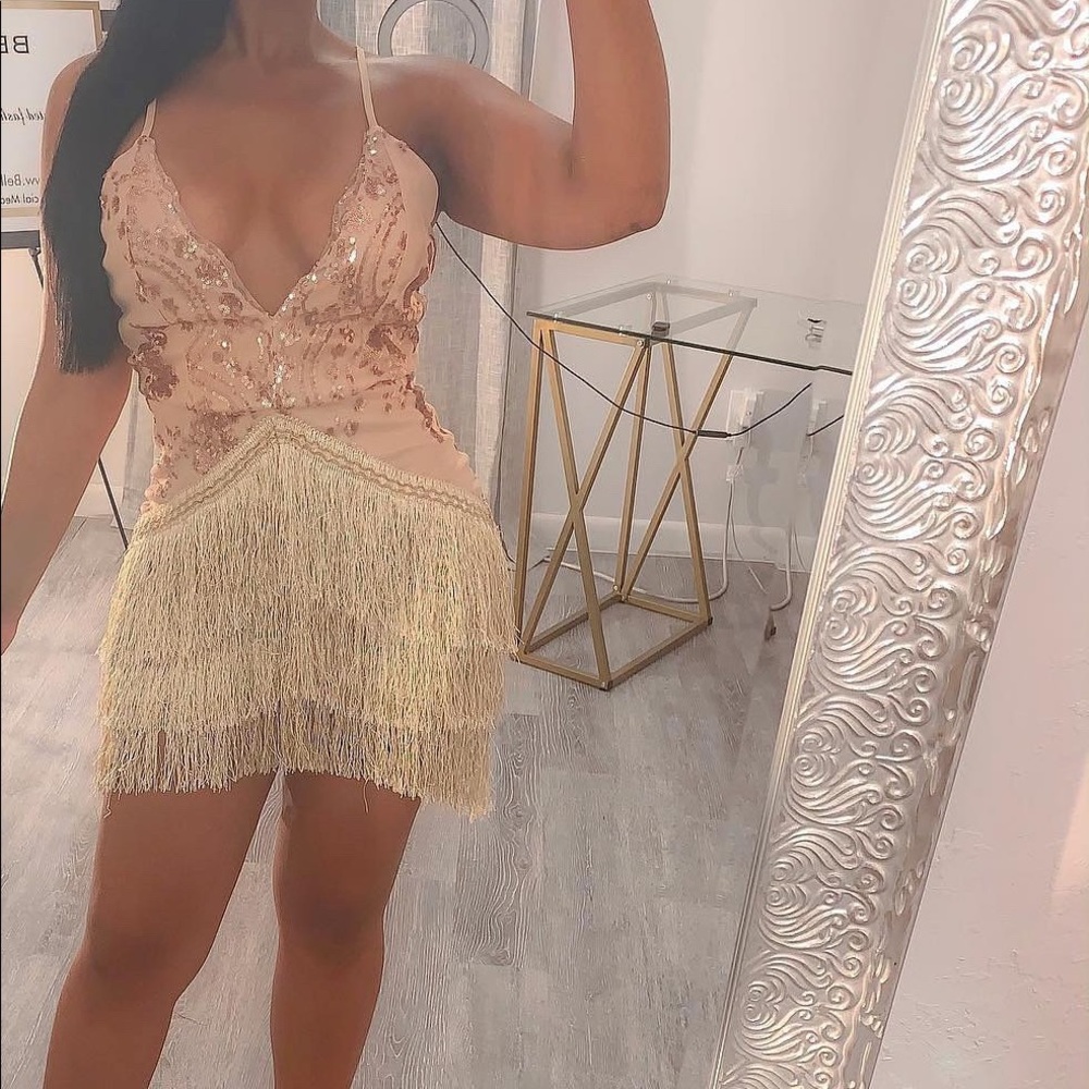 Flirty flapper style golden mini dress